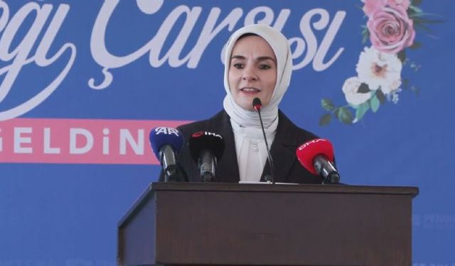 Bakan Göktaş, Pendikte kadın emeğini öne çıkaran çarşının açılışını yaptı