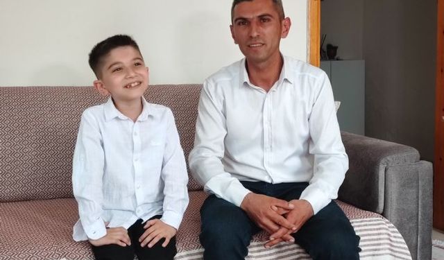 23 Nisan töreninde şarkı söyledi viral oldu