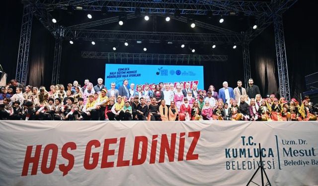 Antalya'da halk oyunları şöleni festivale renk kattı