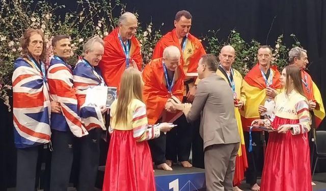 60 yaşında 'Taekwondo Poomsea'de Avrupa Şampiyonu oldu