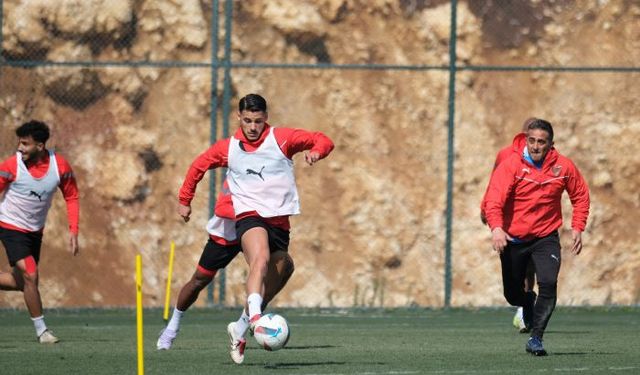 Hatayspor, Deplasman Öncesi Erdemli'de Çalışmalarını Sürdürüyor