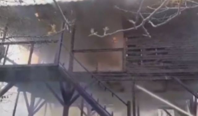 Çamlıyayla'da ahşap ev alev topuna döndü