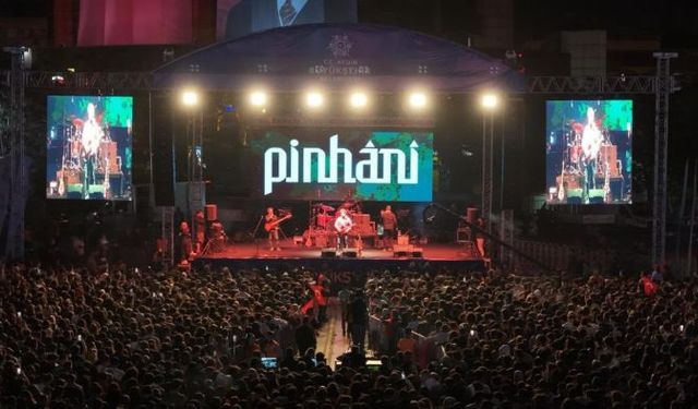 Aydınlılar, Büyükşehir'in Pinhani konserinde buluştu