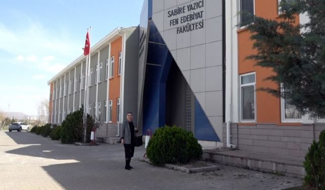 Kızını örnek aldı, 43 yaşında üniversitede okuyor