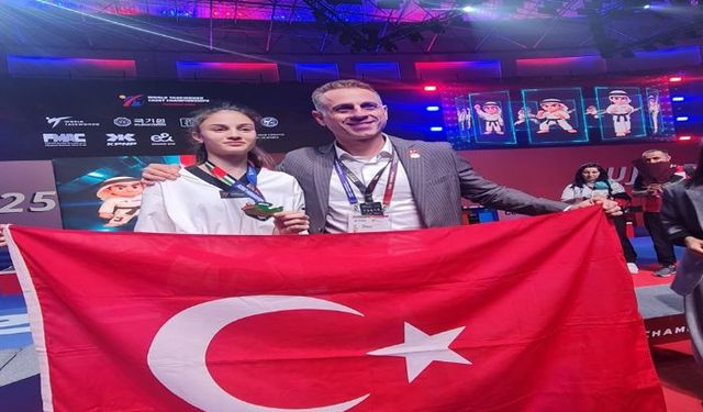 Sena Yılmaz, taekwondoda dünya şampiyonu oldu