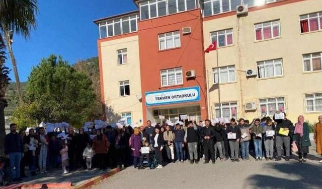 Bozyazı'da bir okul tahliye edildi   