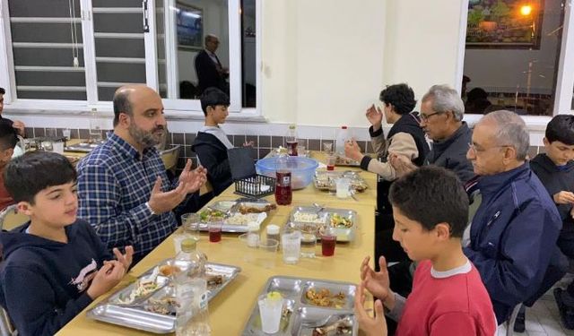 Bozyazı Kaymakamı, Kur'an Kursu öğrencileriyle iftar yaptı