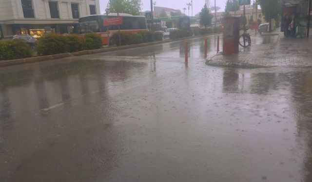 Mersinde kuvvetli sağanak ve gök gürültülü yağış uyarısı