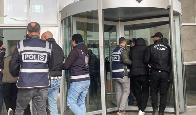 Erdemli'de 'Kaplanlar' çetesi çökertildi