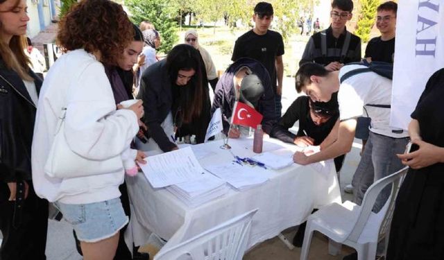 ALKÜ öğrencileri, kariyer fırsatında buluştu