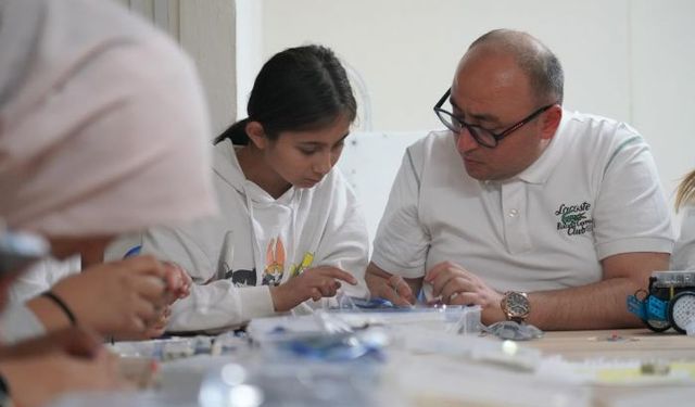 Erdemli'de yörük çocuklarına robotik kodlama eğitimi