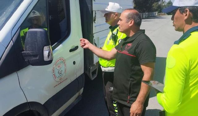 Uşak'ta kurbanlık sevkiyatlarına sıkı denetim devam ediyor