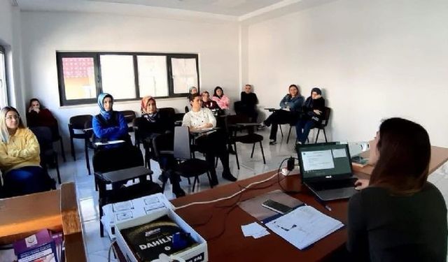 Bozyazı'da sağlık personeli eğitim seminerine katıldı