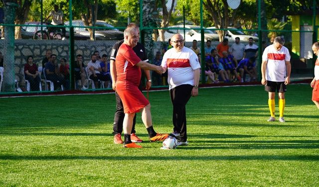 Erdemli’de Kurumlar Arası 5x5 Futbol Turnuvası Başladı