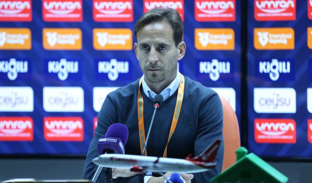 Alanyaspor Sezonu Galibiyetle Kapattı, Pereira Oyuncularını Kutladı