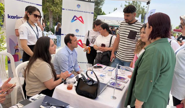 Mersin Büyükşehir’den öğrencilere kariyer desteği