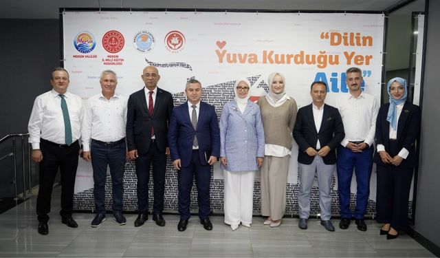 Mersin’de ‘Birlikte Daha Güçlüyüz: Aile ile El Ele’ Konferansı Düzenlendi