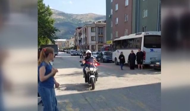 Sınava Girecek Öğrencilerin İmdadına Polisler Yetişti