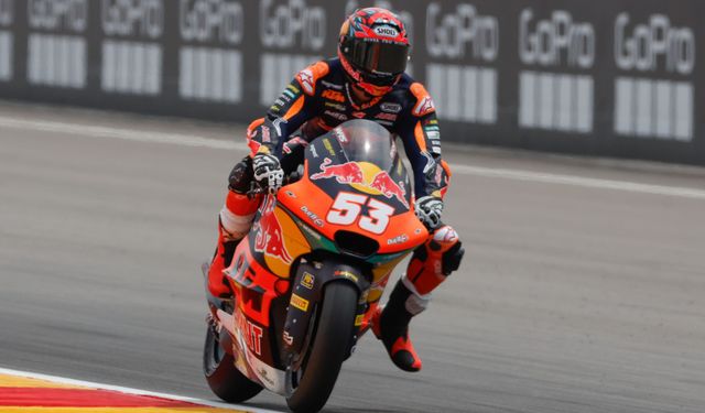 Deniz Öncü'den Tarihi Zafer: Moto2'de İlk Türk Birincilik