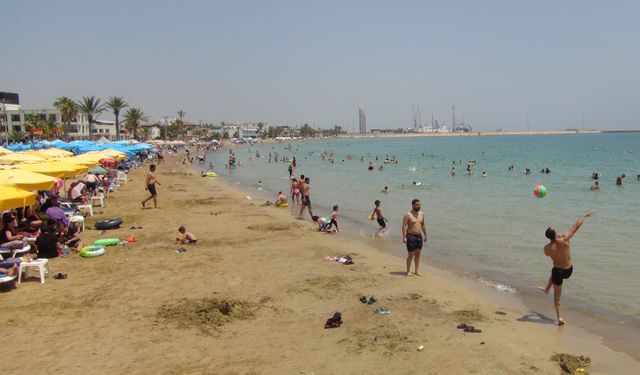 Silifke Plajlarında Bayram Yoğunluğu: Yerli Turistlerin Tercihi Oldu