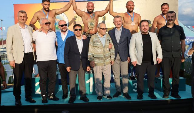 Muratpaşa Belediyesi Yağlı Güreşte Üstünlüğünü Sürdürüyor