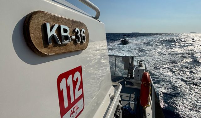 Antalya'da Sürüklenen Tekneye Sahil Güvenlik Yardımı