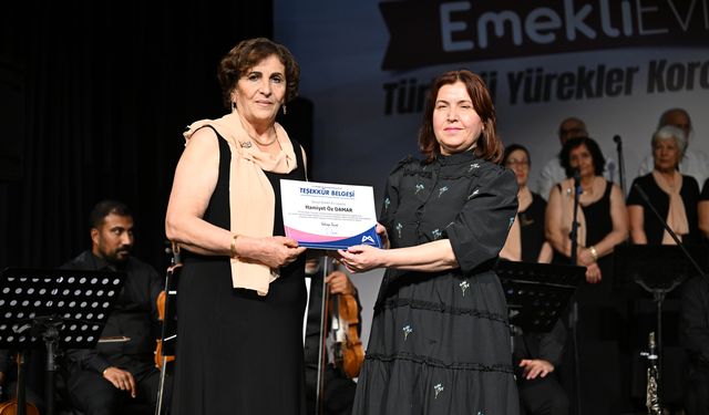 Mersin’de Türkülerle Dolu Unutulmaz Emekli Korosu Gecesi