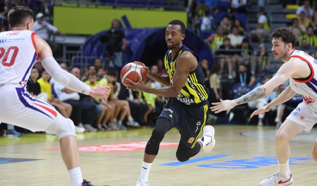 Fenerbahçe Beko, Bahçeşehir Koleji'ni geçerek seride 2-0 öne geçti
