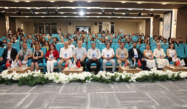 ALKÜ’de PDR Öğrencileri Dijital Çağı Tartıştı