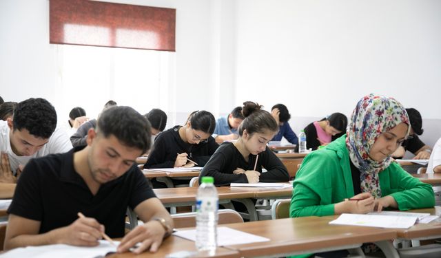 Mersin’de YKS Başarısına Büyükşehir Desteği Sürüyor