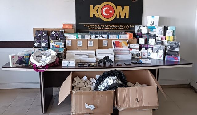 Mersin’de Kaçak Telefon Operasyonu: 12 Gözaltı