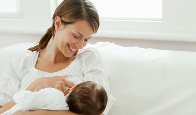 Bebek İçin En Güçlü Savunma: İlk 6 Ay Sadece Anne Sütü