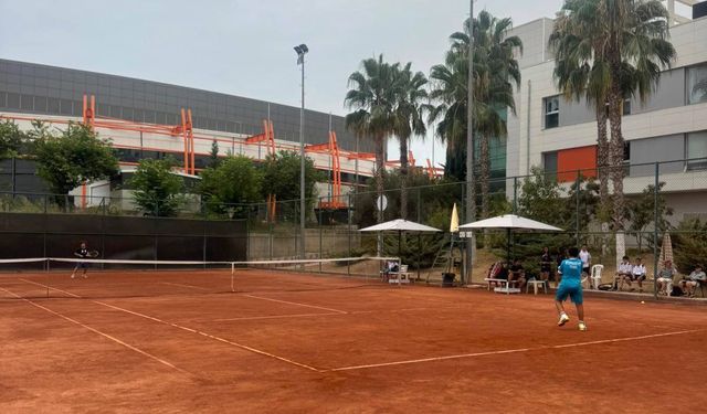 ANALİG Tenis Müsabakaları Mersin'de Tüm Heyecanıyla Sürüyor