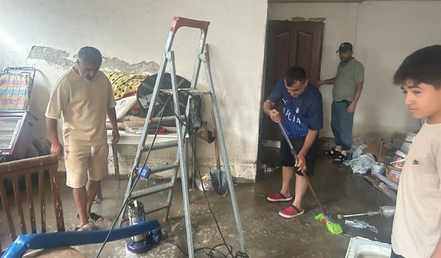 Sağanak Sonrası Meydana Gelen Su Baskınları Tahliye Ediliyor