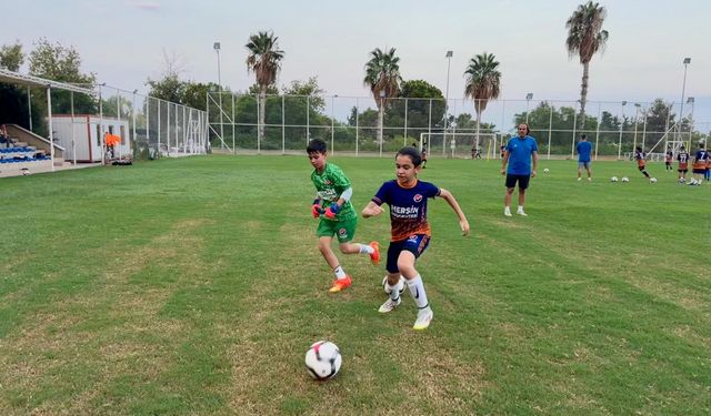 Depremden Futbol Sahalarına: 10 Yaşındaki Osman, Umut Arayışında Büyüdü