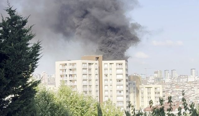 Bağcılar’da 15 Katlı Binada Korkutan Yangın: 2 Kişi Dumandan Etkilendi