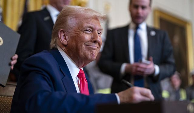 Trump’tan Hindistan’a Gümrük Vergisi Uyarısı: Rus Petrolü Alımına Sert Tepki