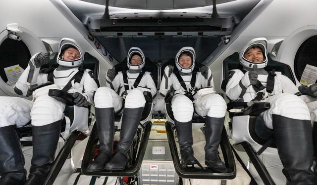 NASA ve SpaceX’in Crew-10 Ekibi 5 Aylık Görevin Ardından Dünya’ya Döndü