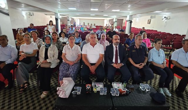 Bozyazı'da “Aile Yılı Söyleşisi”ne Yoğun İlgi