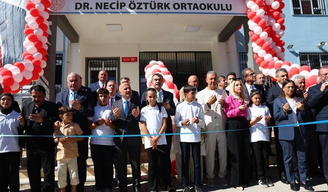 Vali Toros, Adıyaman’da Eğitime Kazandırılan Ortaokulun Açılışına Katıldı