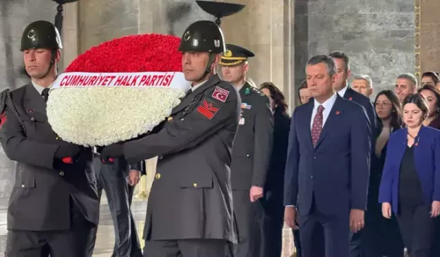 CHP Heyeti Anıtkabir ve İsmet İnönü Kabri'ni Ziyaret Etti