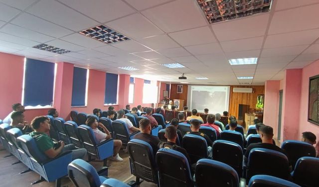 Silifke'de motokuryelere trafik eğitimi verildi