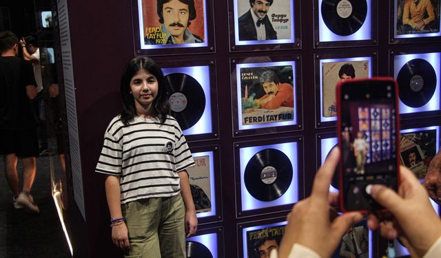 Adana’da Ferdi Tayfur Sanat Merkezi ve Müzesi açıldı