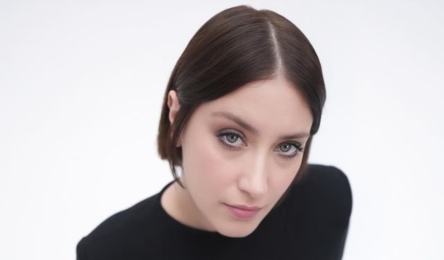 Hazal Kaya'nın Son Görüntüsü Estetik İddialarını Beraberinde Getirdi