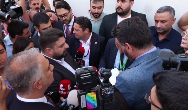 Mahkeme CHP Kongresine Ara Verdi, Salon Önünde Gerilim Yaşandı