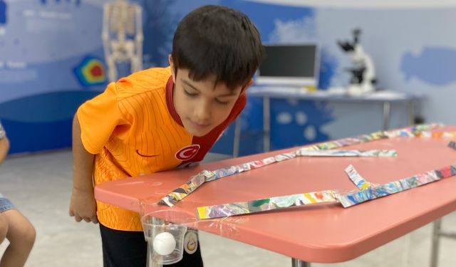 Mersin’de Yaz Okulunda Binlerce Çocuk Bilimle Tanıştı