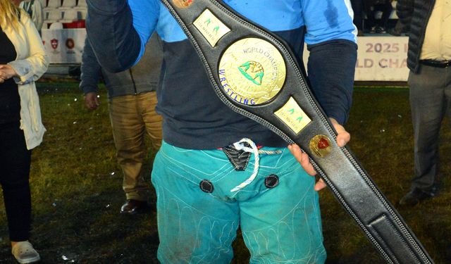 1’inci Dünya Karakucak Şampiyonası’nın Başpehlivanı Feyzullah Aktürk Oldu