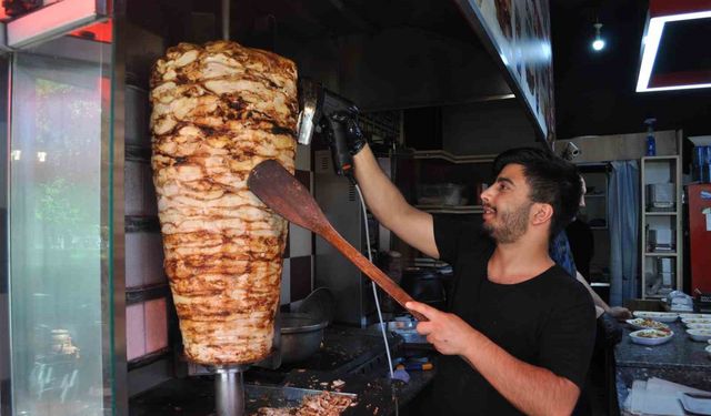 Döner mi, Tantuni mi? Mersin ve İstanbul'un Tadım Rekabeti