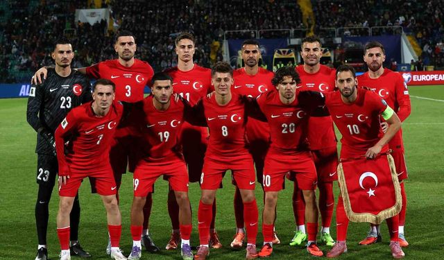 Hakan Çalhanoğlu 100. Kez Milli Formayı Giydi