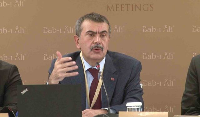 Bakan Tekin: "Sınavlarda yapay zeka destekli açık uçlu sorular olacak"